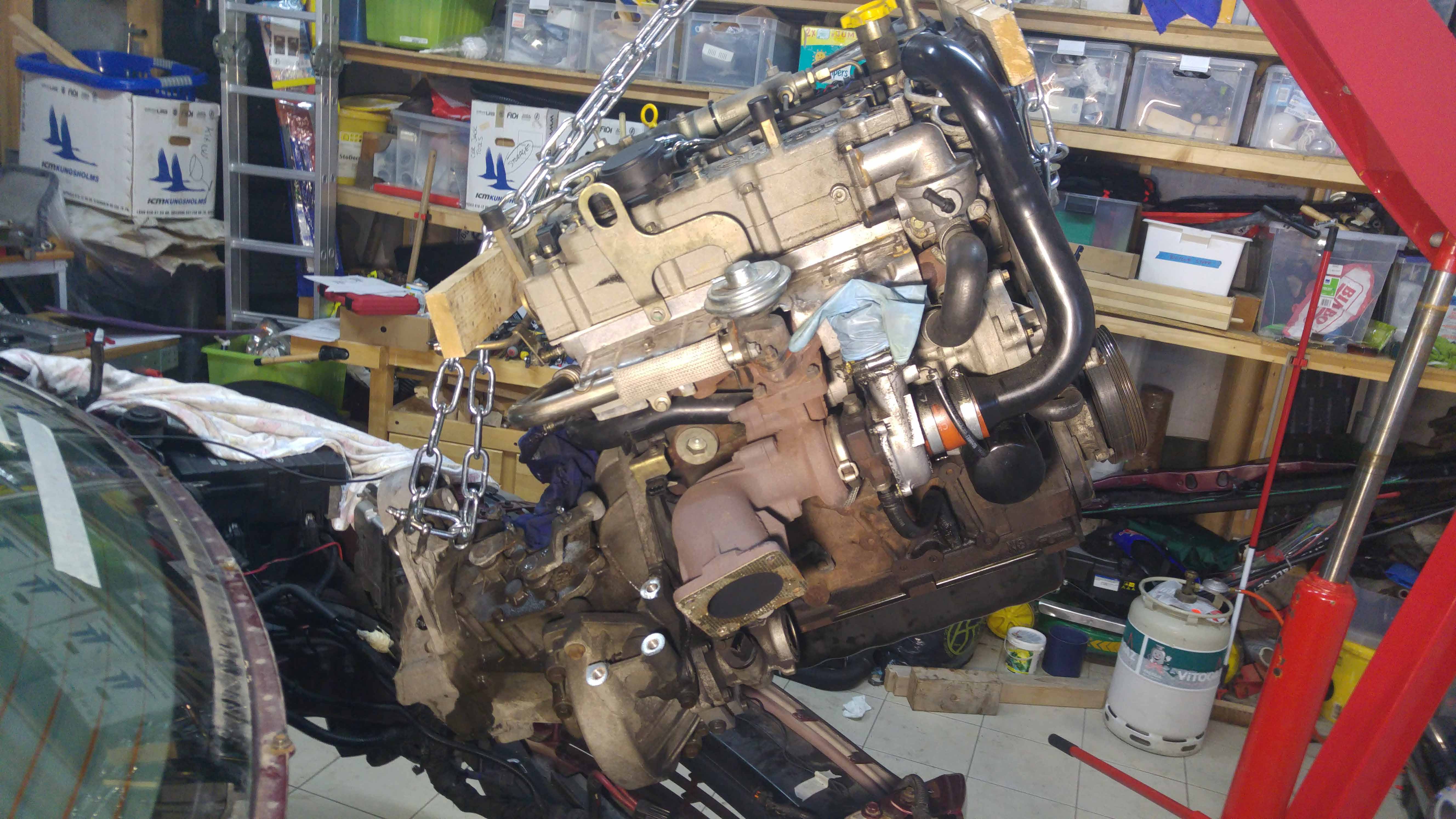 CRD 2.5 engine and transmission removal, overhaul