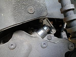 reversing sensor-chrysler-gearbox-reverse-switch.jpg